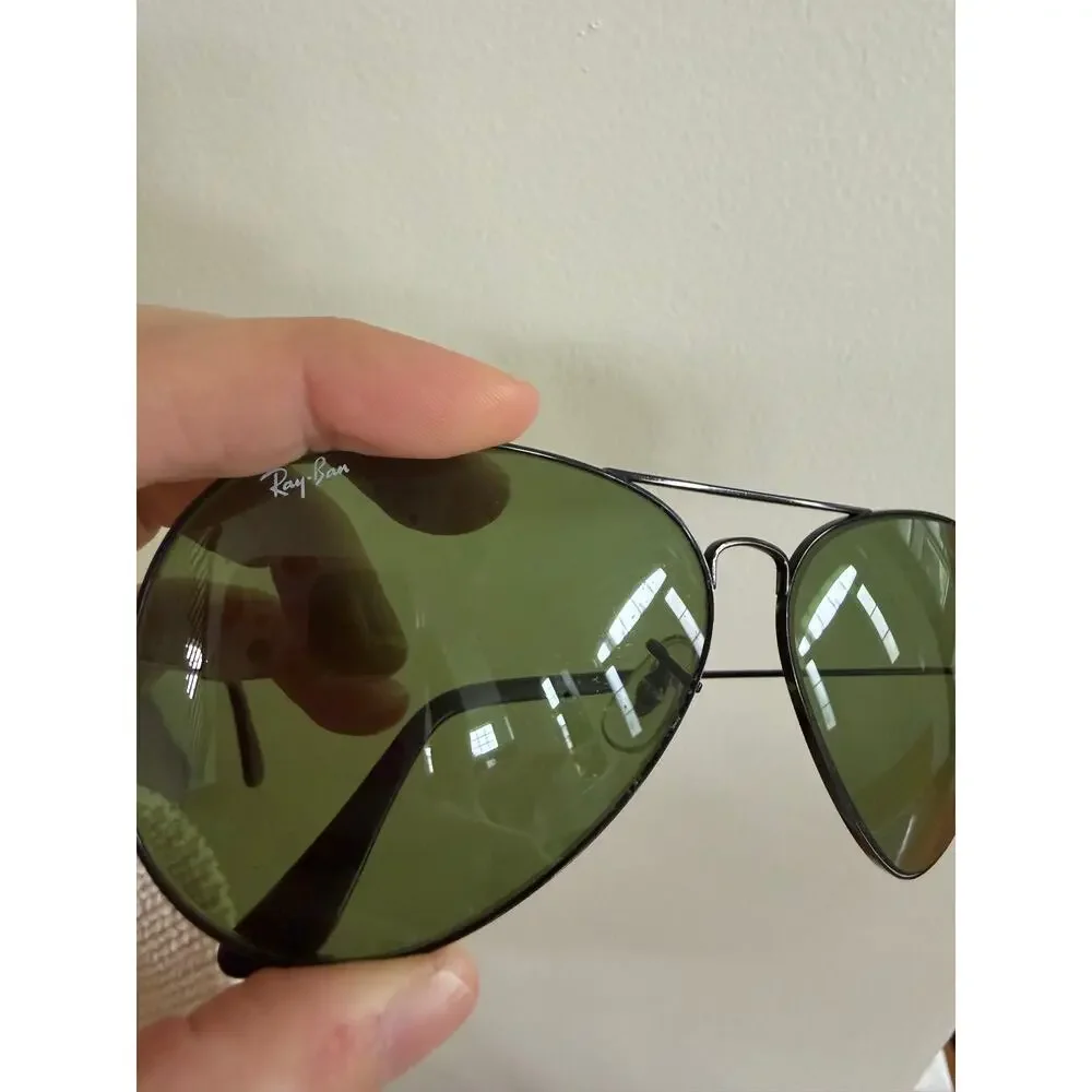 Vintage Ray Ban Black Tone Metal Polarized Aviator Sunglasses Flaw